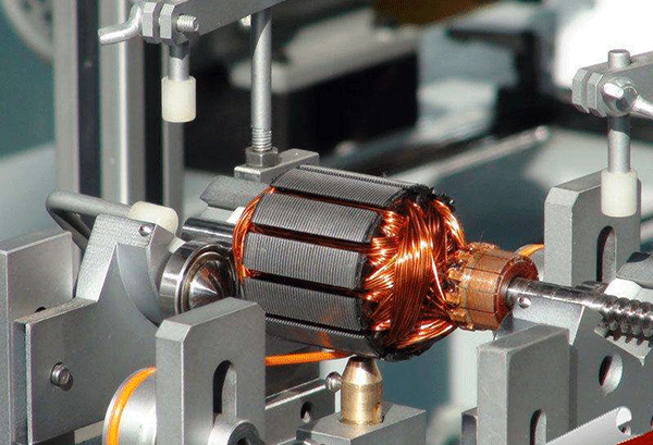 西安西玛电机转子动平衡试验。