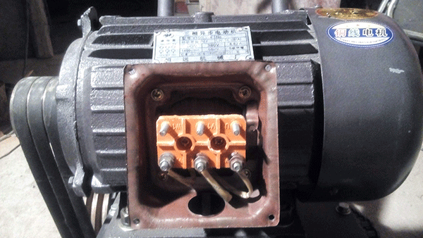 浅谈西安泰富西玛三相异步电动机的基本原理。