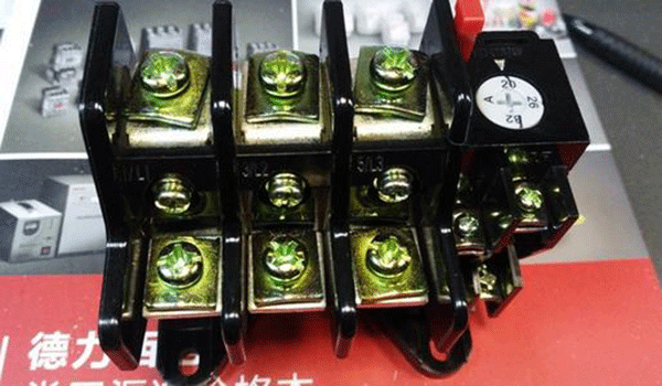 如何正确选择三相异步电动机?；び萌燃痰缙?？