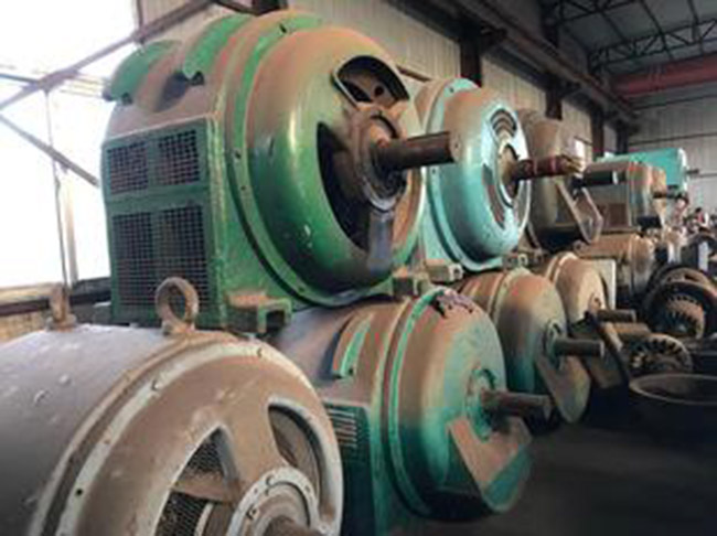 高压三相异步电动机外壳带电时会产生哪些隐患？