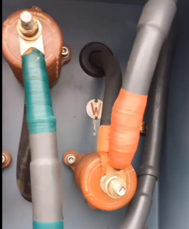 图为630KW高压电机接线照片1 图为630KW高压电机接线照片1